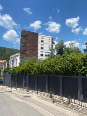 Akvamarin, Becici